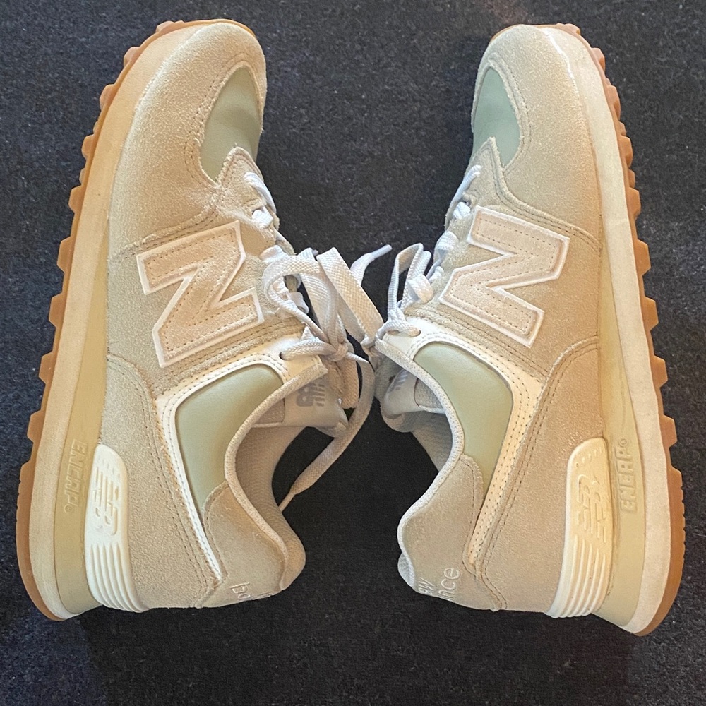 New Balance Sage Green Sneakers Style 574 Size 8 Very Good Used Condition - Picture 6 of 9
